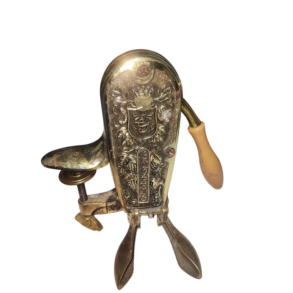 LEGRALE EUC VINTAGE ANTIQUE BRASS & WOOD TABLE TOP BOTTLE OPENER CORK SCREW